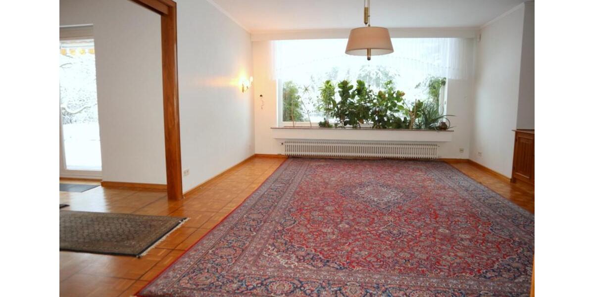 Einfamilienhaus Ganderkesee - 8 Zimmer, 257 m&sup2;, 1.500&euro; | Angebot:24772096