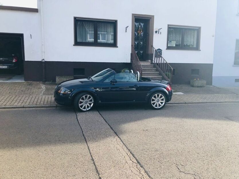 TT