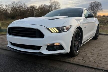 Ford Mustang 152.000 km 20.000 &euro; Mörfelden Walldorf 64546