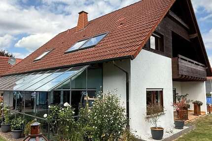 Haus Beverungen - 8 Zimmer, 214 m&sup2;, 298.000&euro; | Angebot:25293019