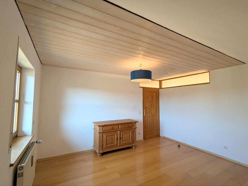 Wohnung 3 Zimmer 94m² mit Keller und Balkon