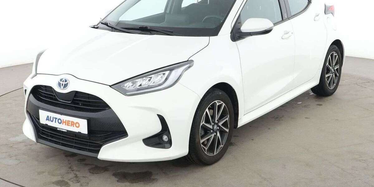 Toyota Yaris 52.526 km 17.960 &euro; Hamburg 22529