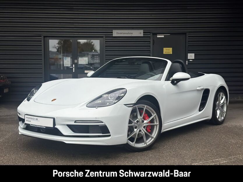 Porsche Boxster 6.143 km 81.718 € Villingen-Schwenningen 78048