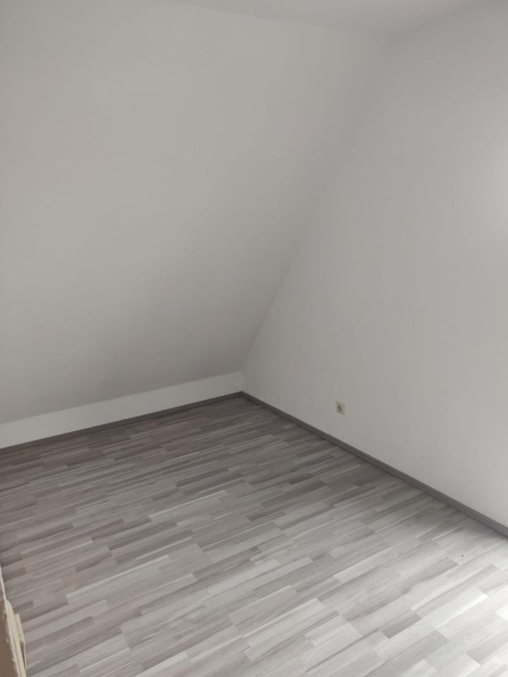 Geräumiges, preiswertes und gepflegtes 9-Zimmer-Mehrfamilienhaus