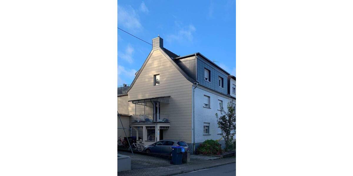 Doppelhaushälfte mit 3 Wohneinheiten in Dudweiler zu verkaufen! 6 zimmer