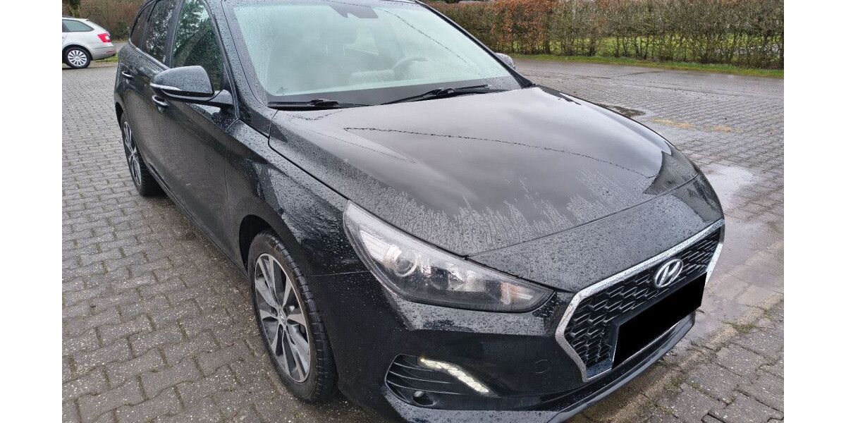 Hyundai i30 63.920 km 12.590 &euro; Lötzbeuren 56843
