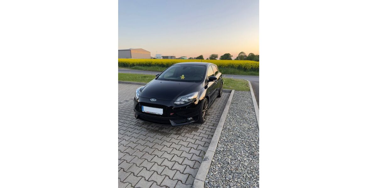 Ford Focus 108.000 km 14.000 &euro; Vellmar 34246