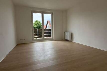 Wohnung Leuna - 3 Zimmer, 59 m&sup2;, 320&euro; | Angebot:27040332