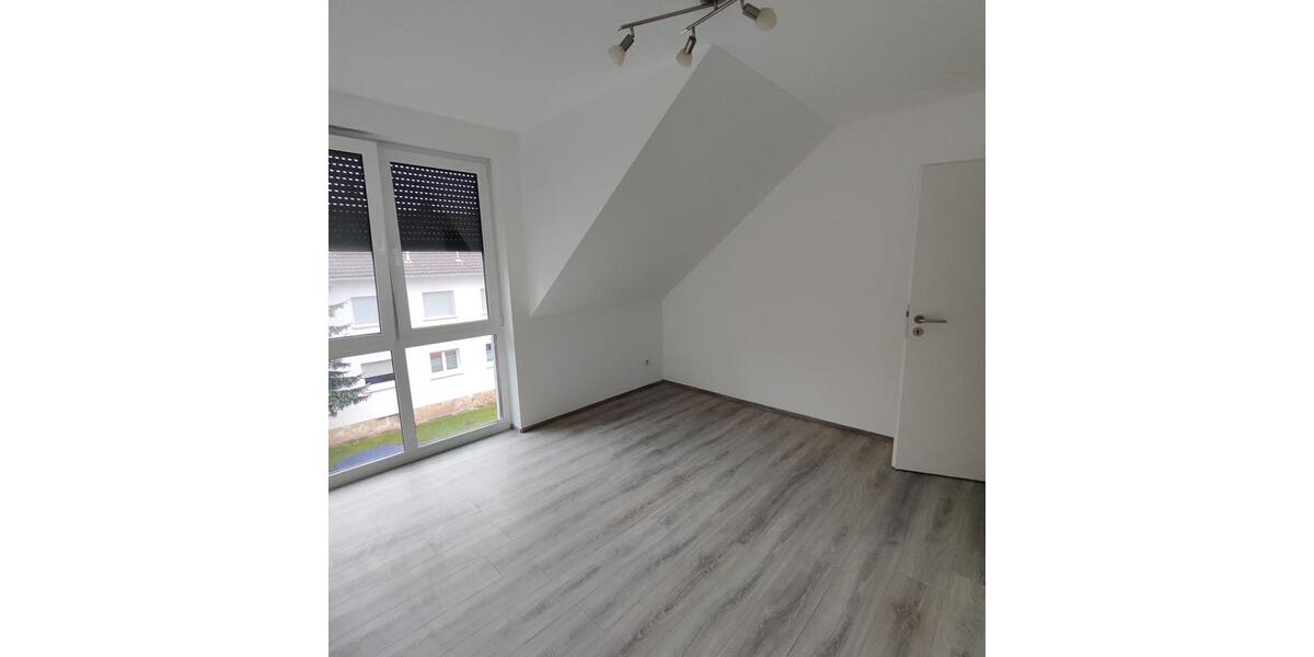 Dachgeschoßwohnung Merzig - 3 Zimmer, 69 m&sup2;, 940&euro; | Angebot:25539808