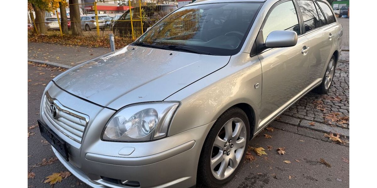 Toyota Avensis 240.000 km 2.700 &euro; Berlin 12109