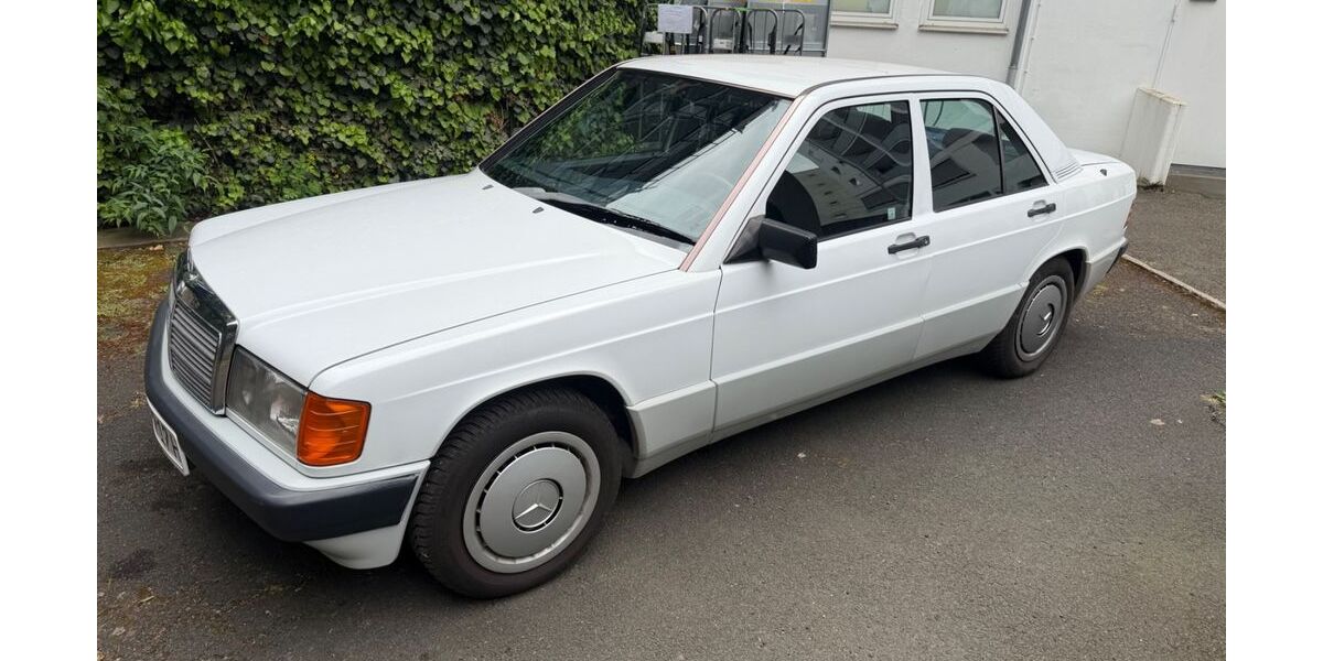 Mercedes-Benz 190 159.543 km 12.500 &euro; Frankfurt 60314