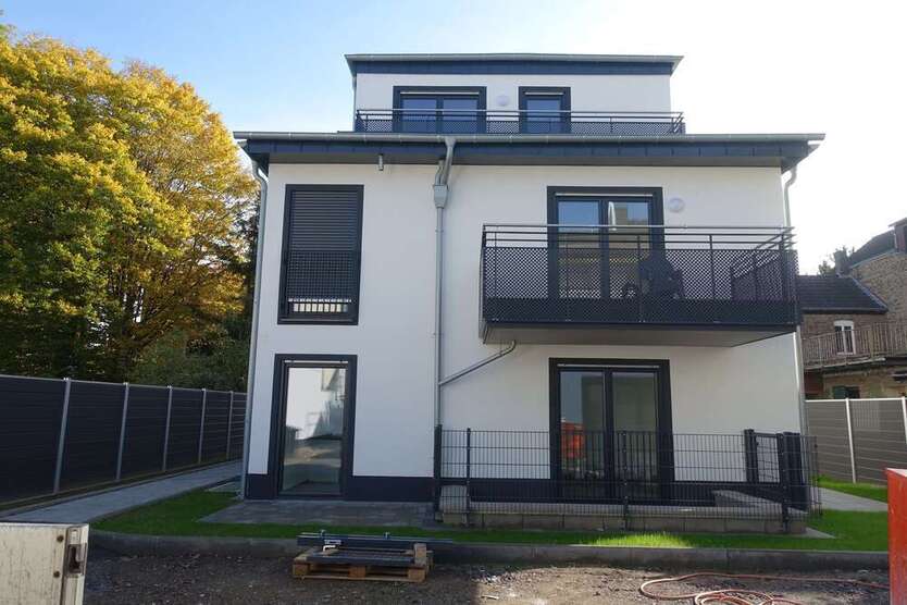 Wohnung zum Mieten in Bonn-Oberkassel 1.670 € 98 m²