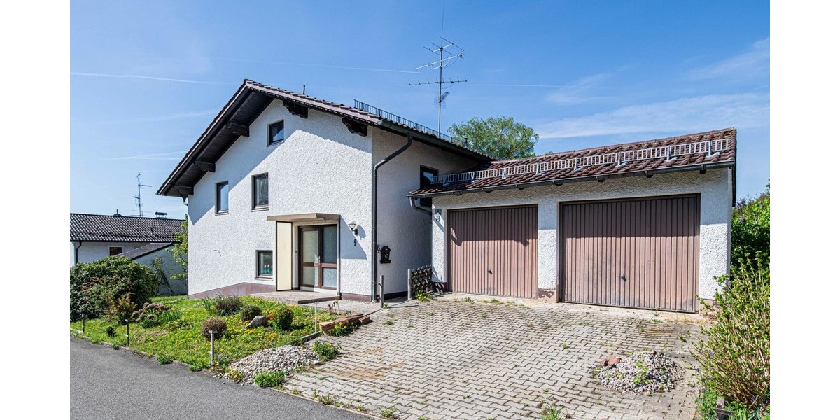 Zweifamilienhaus in guter Lage, größtenteils saniert - Zweifamilienhaus Stamsried | Angebot:25072865