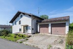 Zweifamilienhaus in guter Lage, größtenteils saniert - Zweifamilienhaus Stamsried | Angebot:25072865