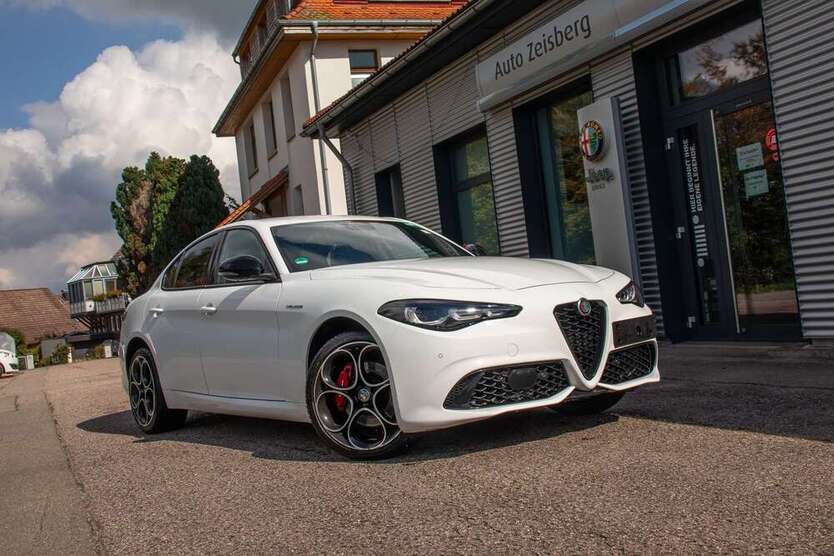 Alfa Romeo Giulia 30.375 km 38.900 € Mönchweiler 78087