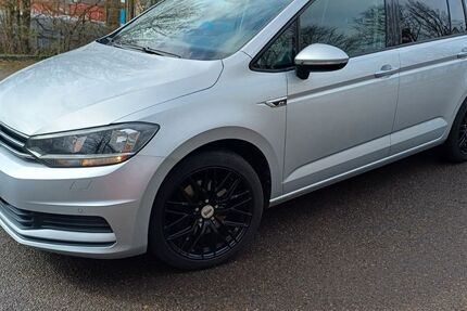 VW Touran 143.300 km 14.900 &euro; Verden 27283