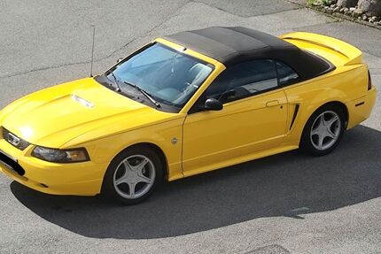 Ford Mustang 97.000 km 12.900 &euro; Tensbüttel-Röst 25767
