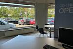 Offener Arbeitsplatz in einem Showroom eines Autohauses in Zeulenroda-Triebes zimmer
