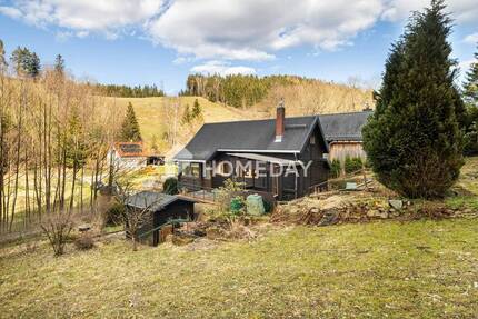 Urlaub das ganze Jahr - Ferienhaus mit Weitblick in Hanglage - 997 m² Grundstück