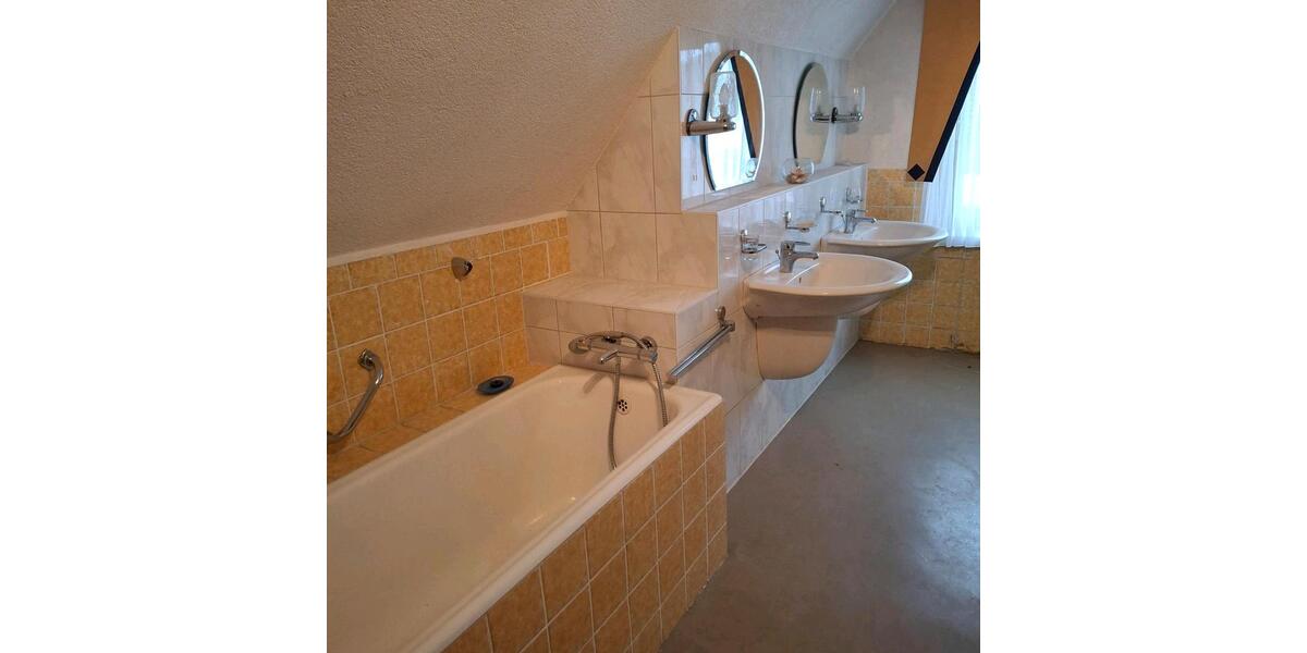 Einfamilienhaus Weilar - 6 Zimmer, 158 m&sup2;, 225.000&euro; | Angebot:21579454