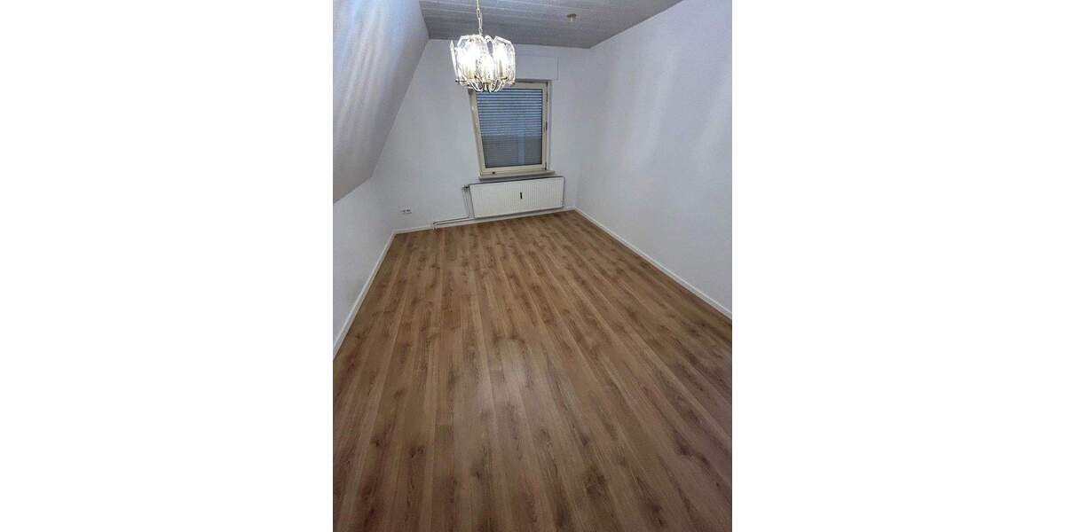 Etagenwohnung Bielefeld Brake - 3 Zimmer, 18 m&sup2;, 295&euro; | Angebot:25411020