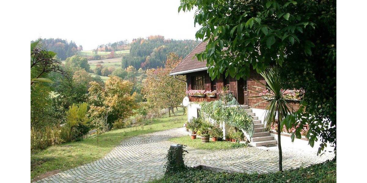 Einfamilienhaus Bonndorf im Schwarzwald Brunnadern - 8 Zimmer, 181 m&sup2;, 450.000&euro; | Angebot:26379865