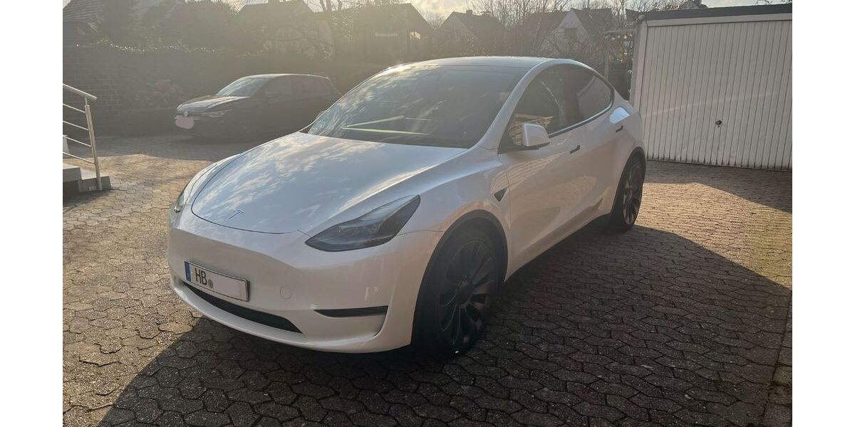 Tesla Model Y 46.851 km 38.900 &euro; Bremen 28757