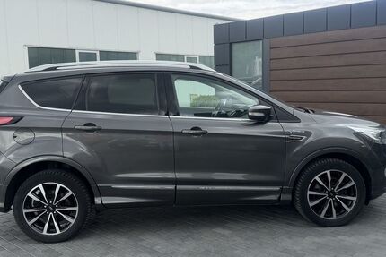 Ford Kuga 92.500 km 14.990 &euro; Blankenburg 38889