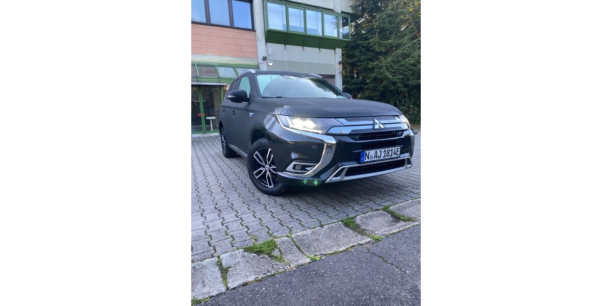 Mitsubishi Plug-in Hybrid Outlander 125.000 km 18.200 € Fürth 90765
