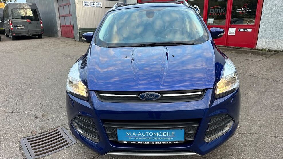 Ford Kuga 73.000 km 8.900 € Marbach am Neckar 71672