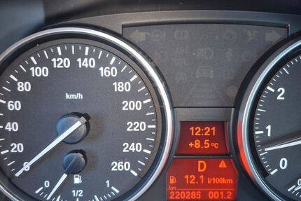 BMW 330 220.285 km 5.500 &euro; Amerang 83123