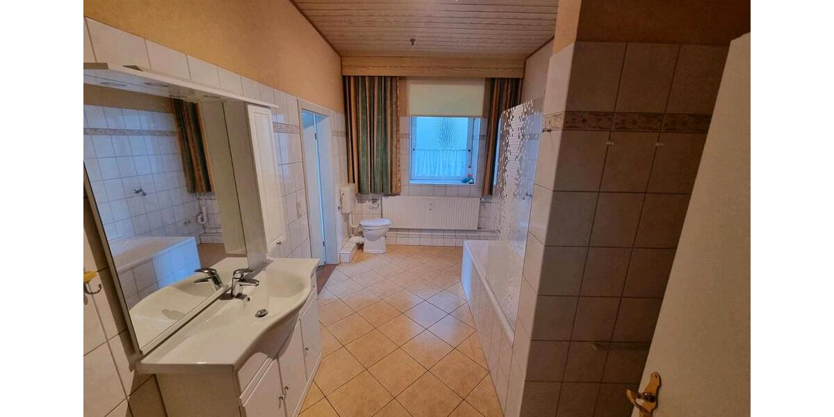 Erdgeschoßwohnung Flensburg - 3 Zimmer, 100 m&sup2;, 220.000&euro; | Angebot:27267914