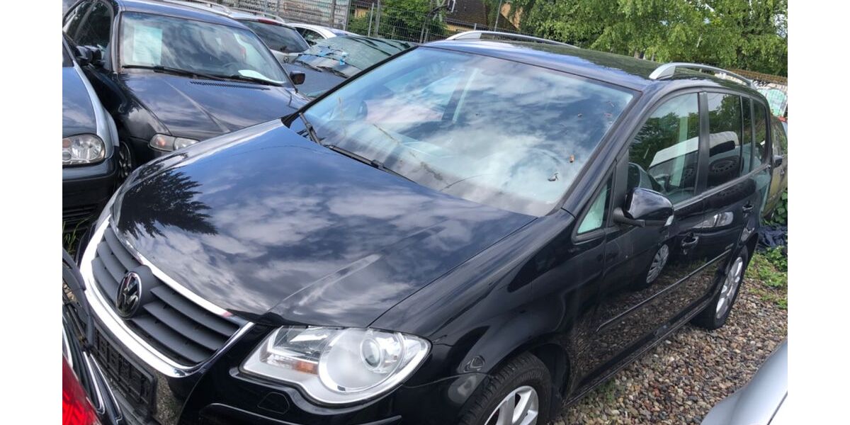 VW Touran 204.231 km 4.450 &euro; Hamburg 22147