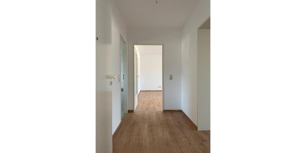 Dachgeschoßwohnung Freital - 2 Zimmer, 67 m&sup2;, 145.000&euro; | Angebot:26800656