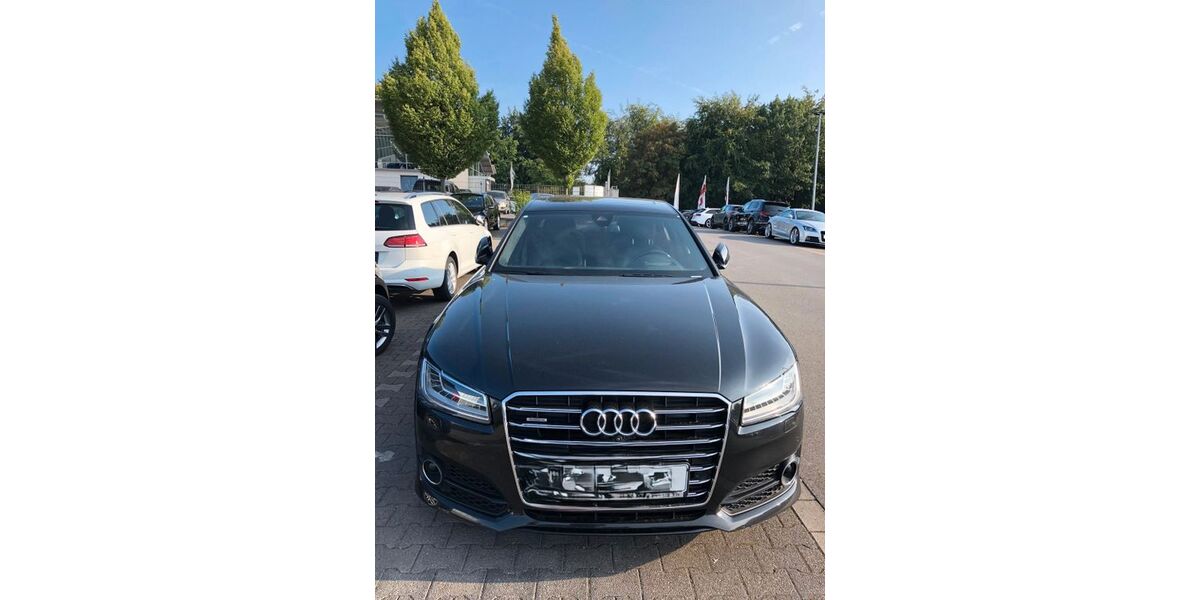 Audi A8 220.000 km 27.600 &euro; Essen 45279