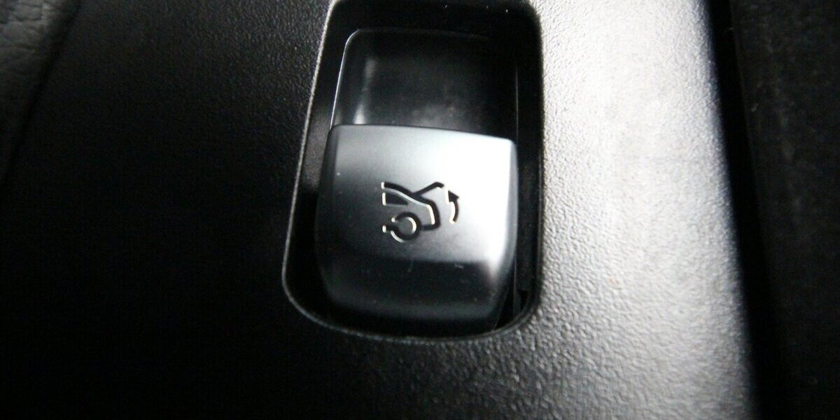 Mercedes-Benz E 220 d Avantgarde NAVI+LED+KAMERA+STANDHEIZUNG 29.693 km 38.500 &euro; Hagenow 19230