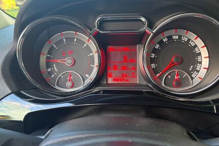 Opel Adam 98.563 km 6.300 &euro; Salzgitter 38228
