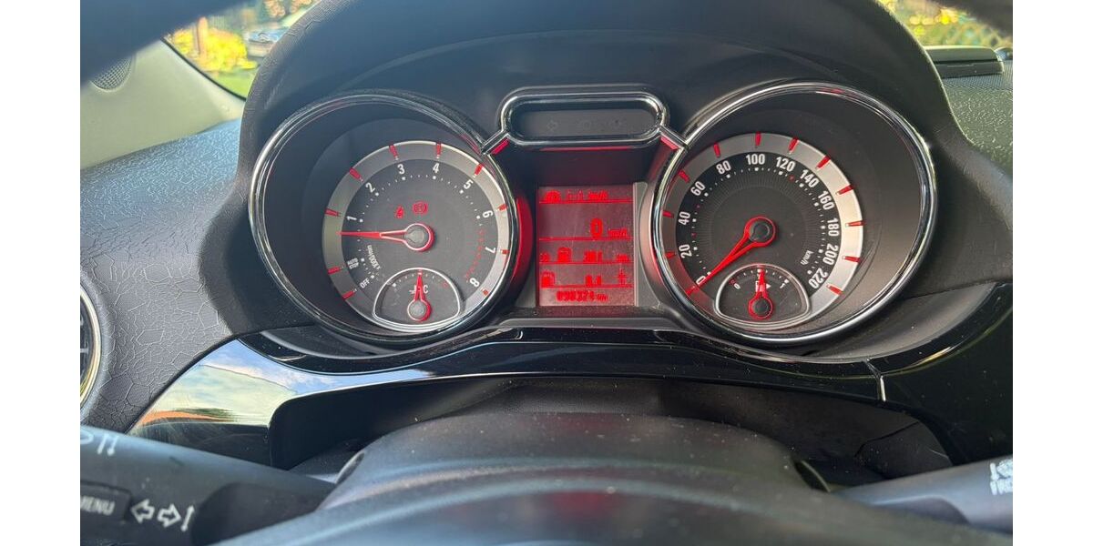 Opel Adam 98.563 km 6.300 &euro; Salzgitter 38228
