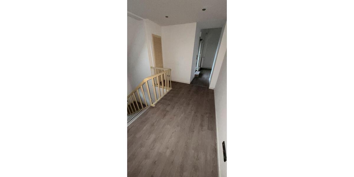 Dachgeschoßwohnung Falkensee - 2 Zimmer, 90 m&sup2;, 1.150&euro; | Angebot:26346965