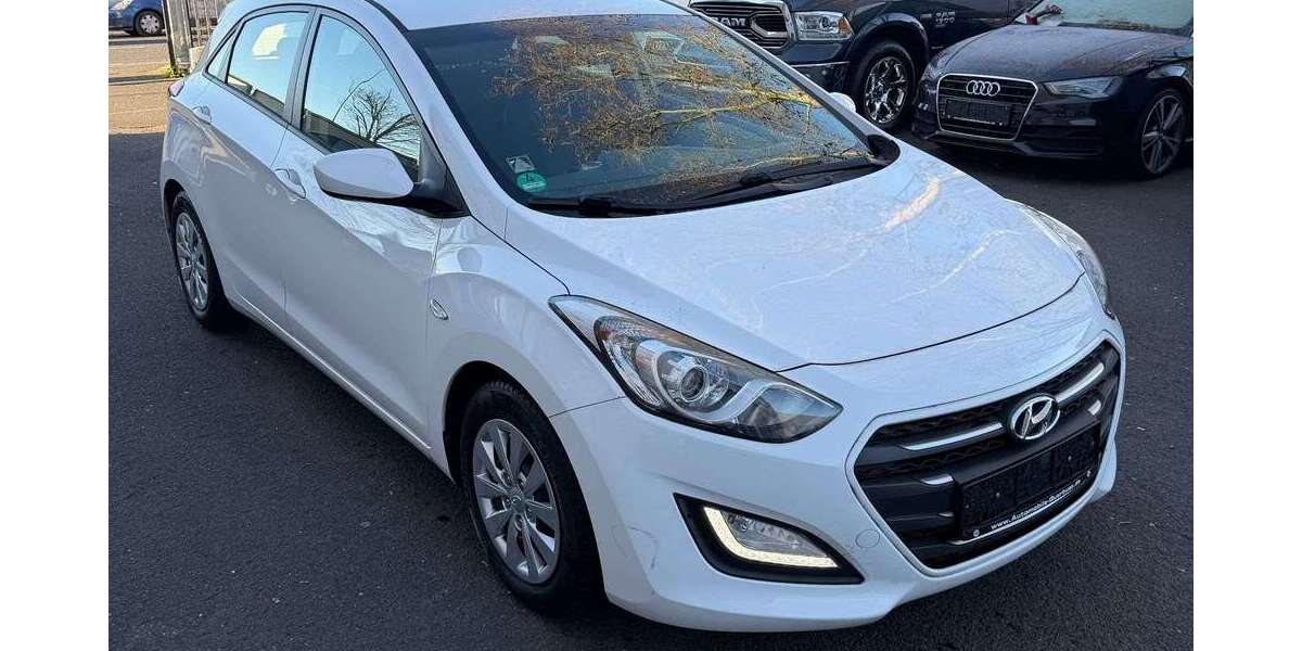 Hyundai i30 98.000 km 8.500 &euro; Wiesbaden-Amöneburg 65203