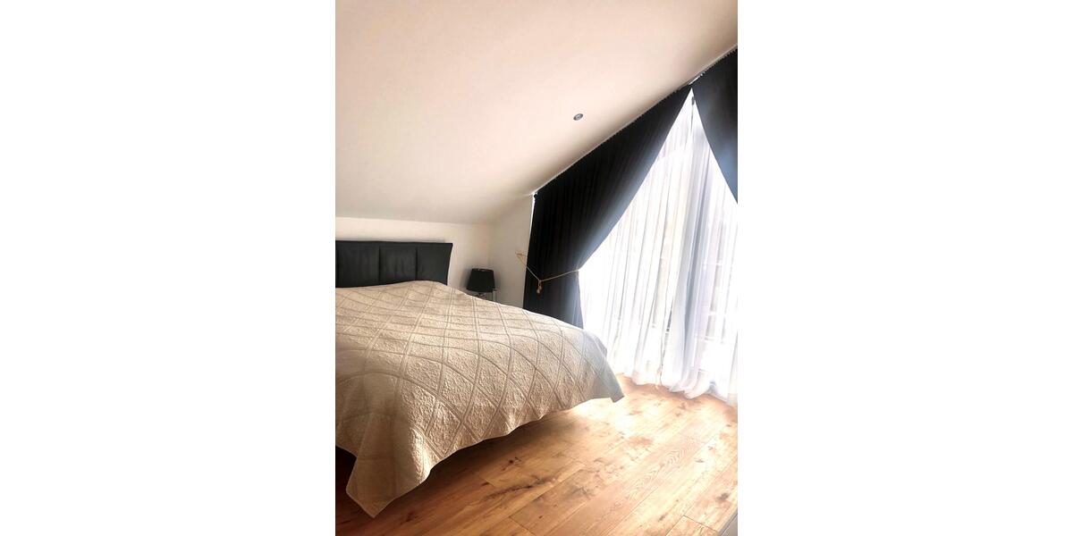 Teilmöbliert: Repräsentatives EFH in Habichtswald mit EBK, Sauna und Kamin 4 zimmer