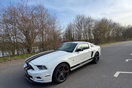 Ford Mustang 112.600 km 16.000 &euro; Mainflingen 63533