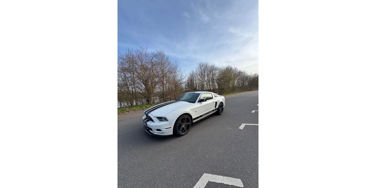 Ford Mustang 112.600 km 17.000 &euro; Mainflingen 63533
