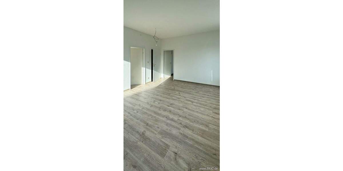 Gewerbeobjekt Fürstenfeldbruck - 9 Zimmer, 228 m&sup2;, 3.420&euro; | Angebot:25699499