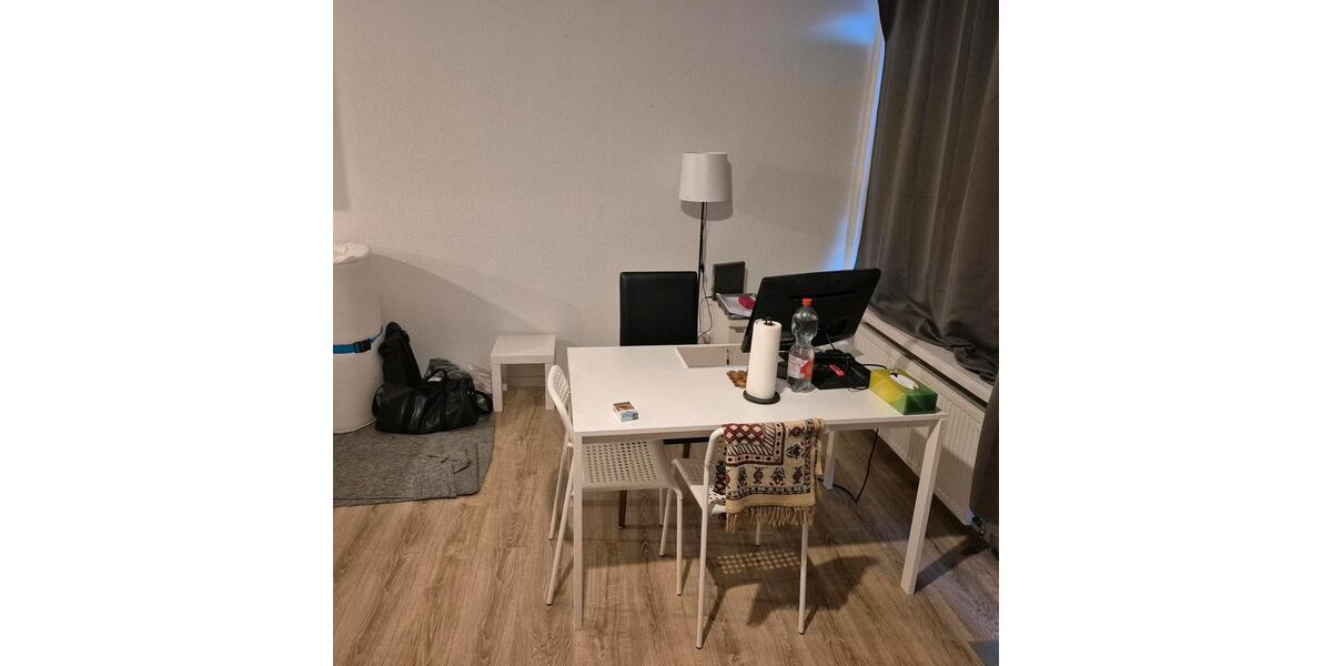 1 Zimmerwohung , 570€ Warm 1 zimmer