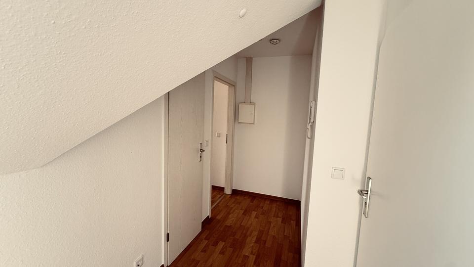 Dachgeschoßwohnung Radebeul - 2 Zimmer, 46 m&sup2;, 450&euro; | Angebot:26086397