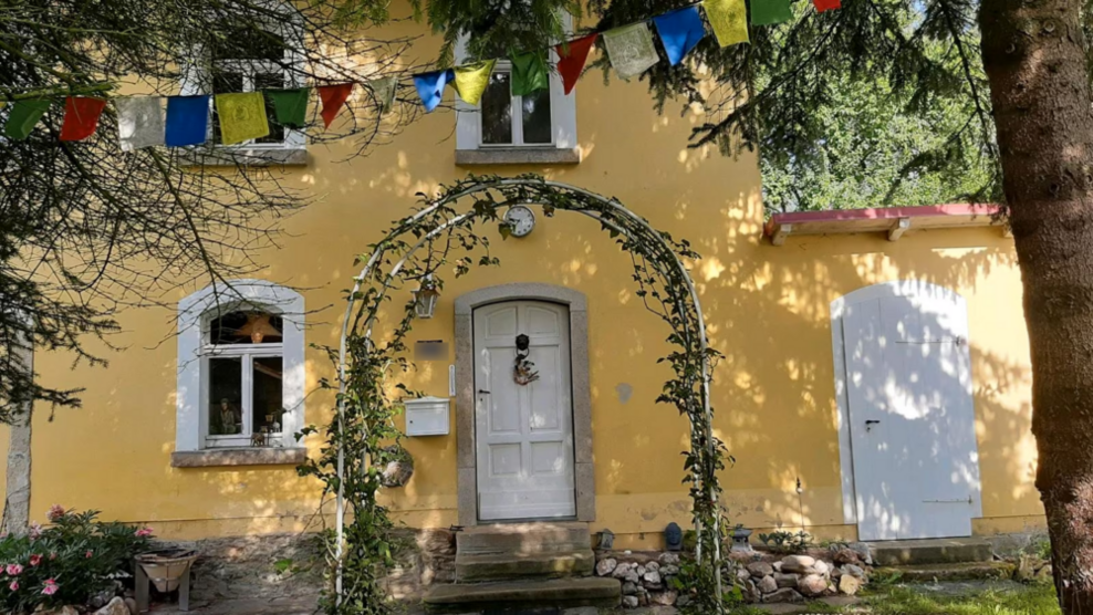 Haus zum Kaufen in Bad Brambach 129.000 € 156 m²