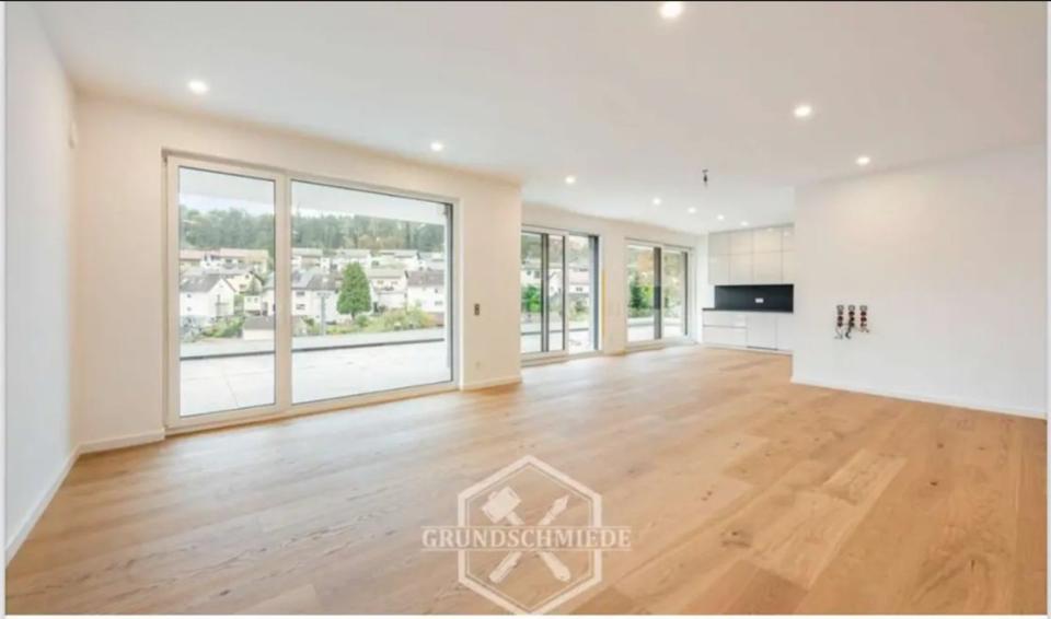 Luxuriöses Penthouse mit 5,5 Zimmern und Aufzug in Mosbach 5.5 zimmer