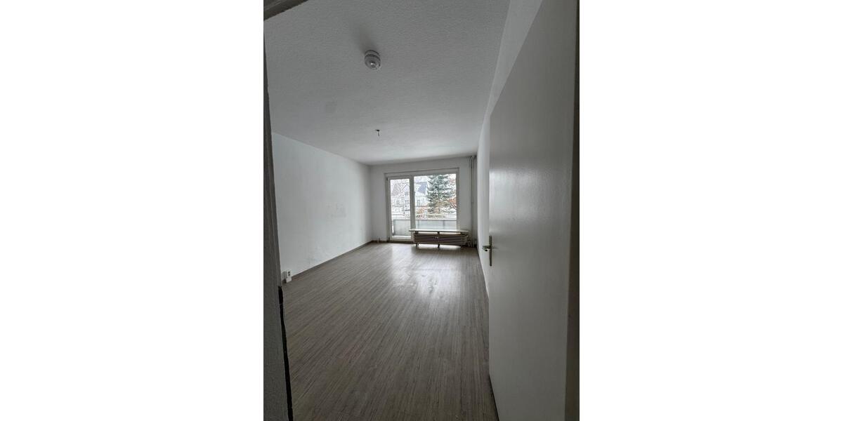 Erdgeschoßwohnung Zörbig - 4 Zimmer, 70 m&sup2;, 400&euro; | Angebot:24766022