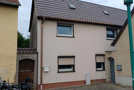 Haus Bad Lauchstädt - 4 Zimmer, 110 m&sup2;, 28.000&euro; | Angebot:27132372